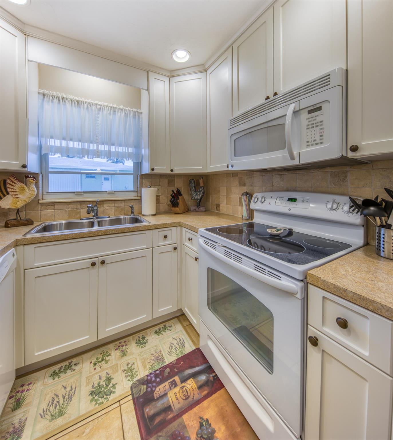 211 Bayview Avenue A