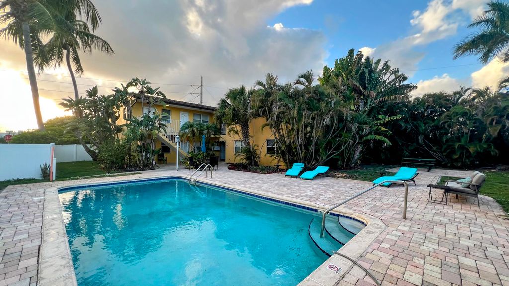 Photo of 1401 NE 15th Street #8, Fort Lauderdale, FL 33304 (MLS # B26023299)