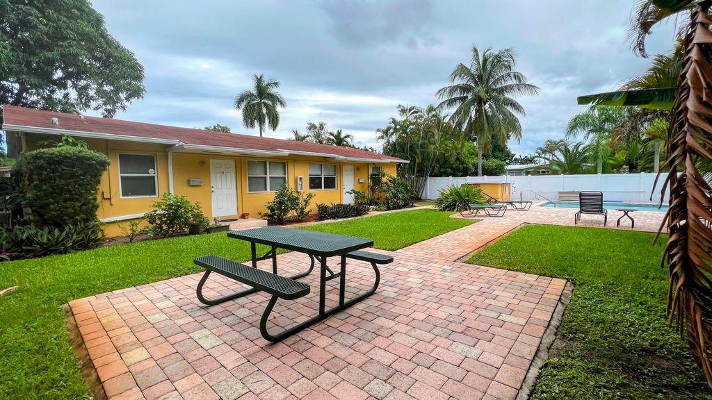 Photo of 1401 NE 15th Street #8, Fort Lauderdale, FL 33304 (MLS # B26023299)