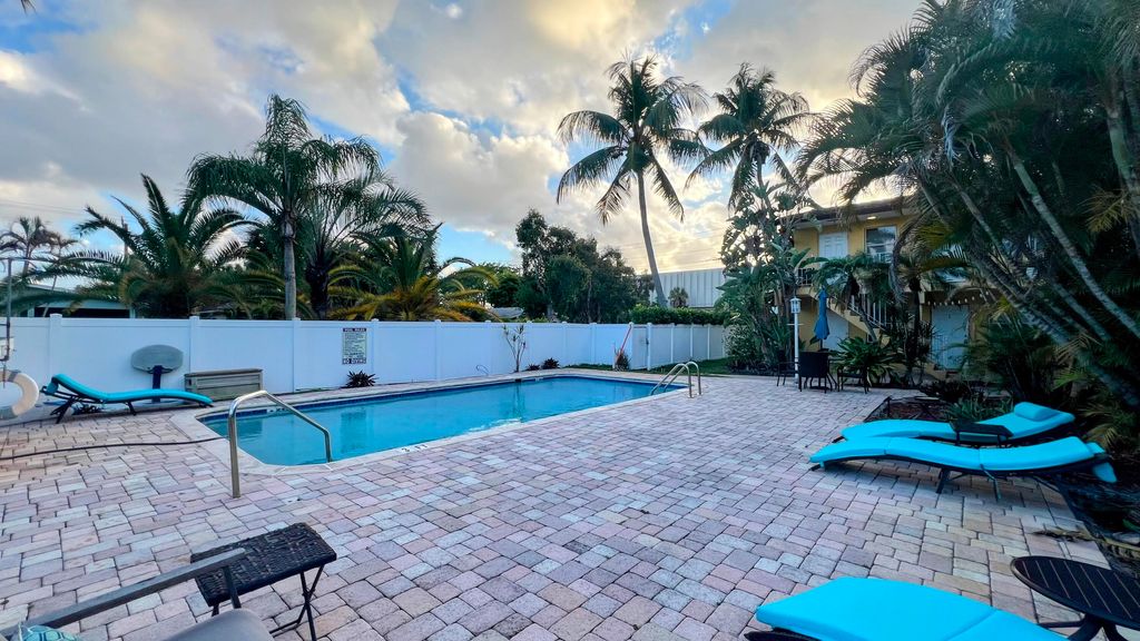 Photo of 1401 NE 15th Street #8, Fort Lauderdale, FL 33304 (MLS # B26023299)
