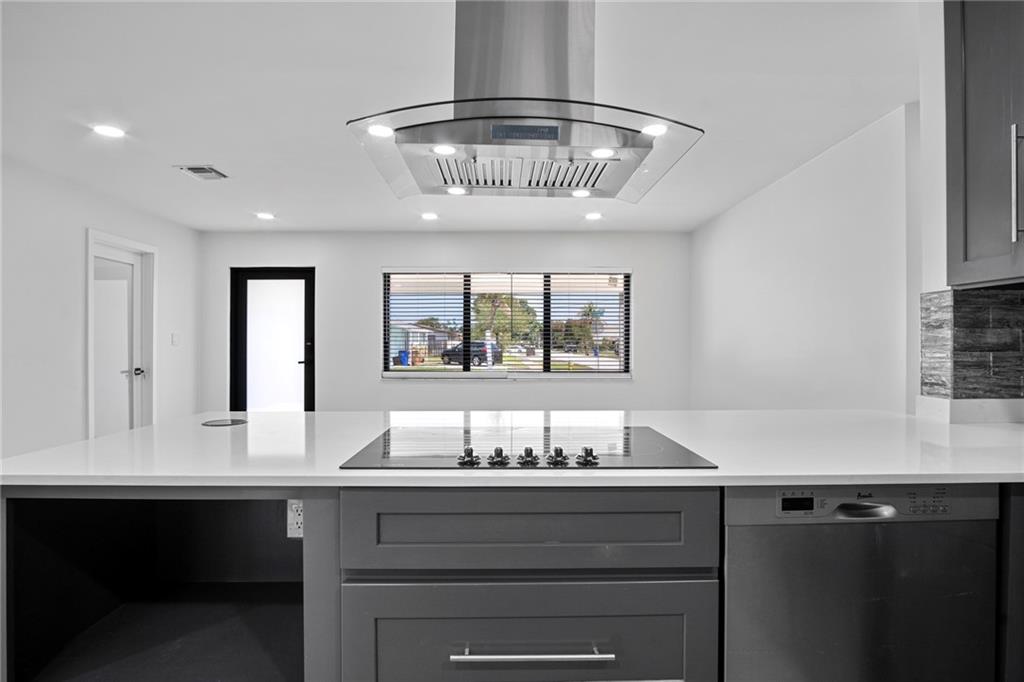 Coral Manor 50-5 B - Residential