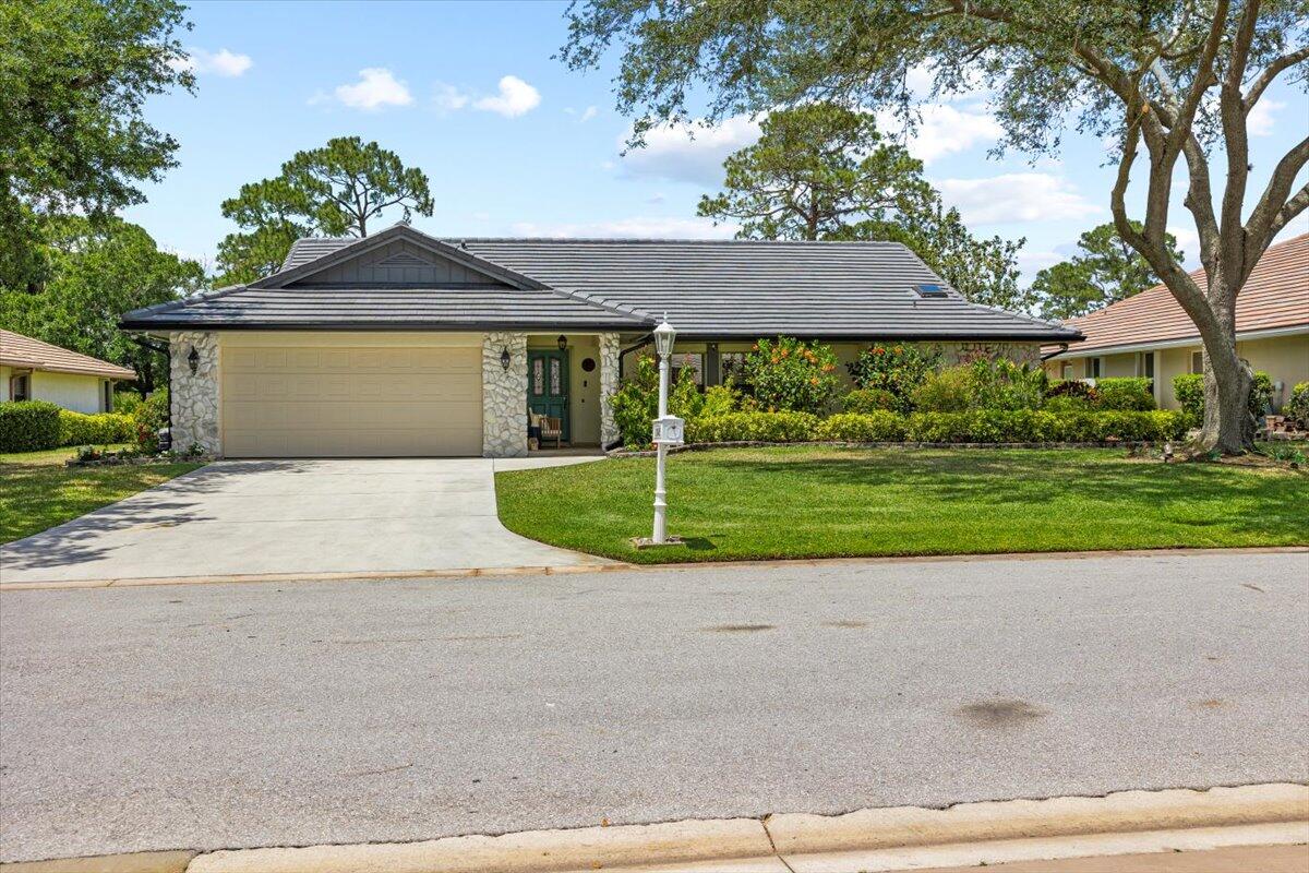 COUNTRY CLUB ESTATES - Residential