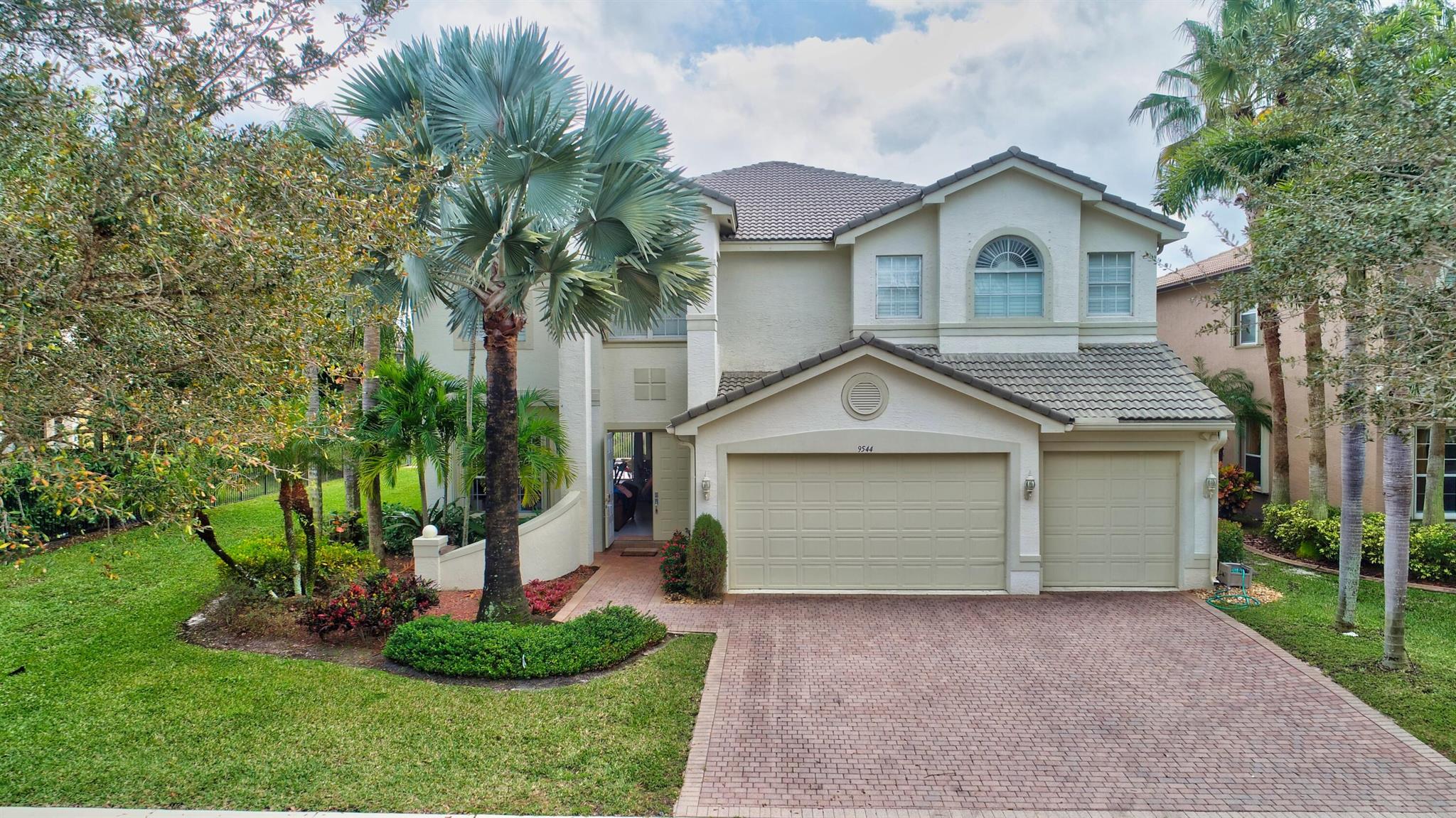SATURNIA ISLES 1 - Residential Lease