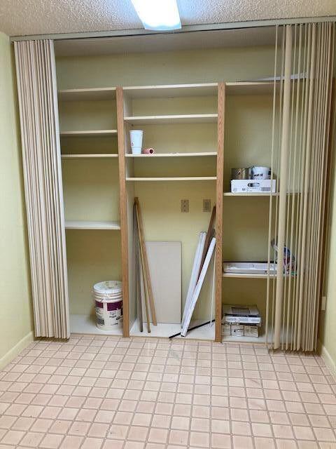 WHITEHALL - Residential