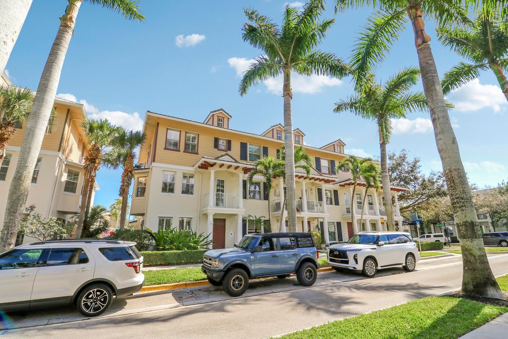 Photo of 4273 E Main Street E, Jupiter, FL 33458 (MLS # R11168428)