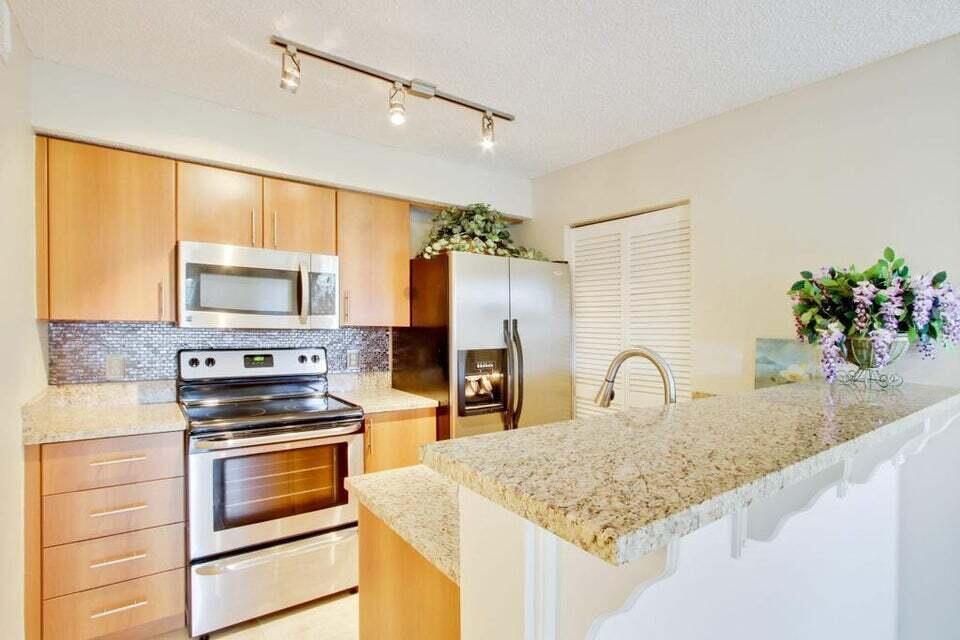 BAHIA AT DELRAY CONDO - Residential Lease