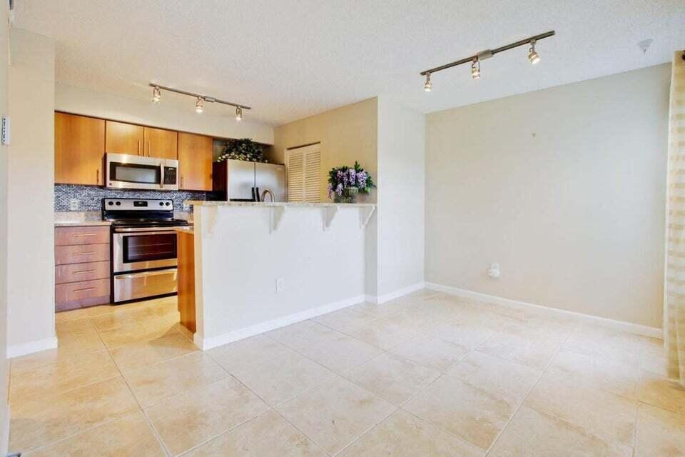 BAHIA AT DELRAY CONDO - Residential Lease