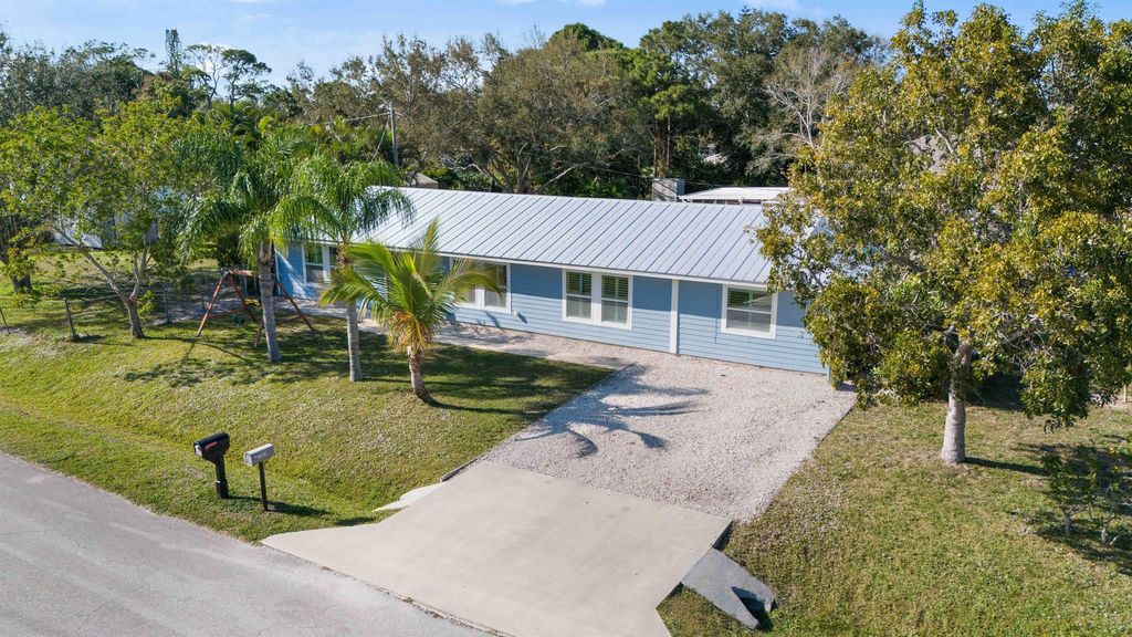 Photo of 3261 SE Hibiscus Street, Stuart, FL 34997 (MLS # R11060238)
