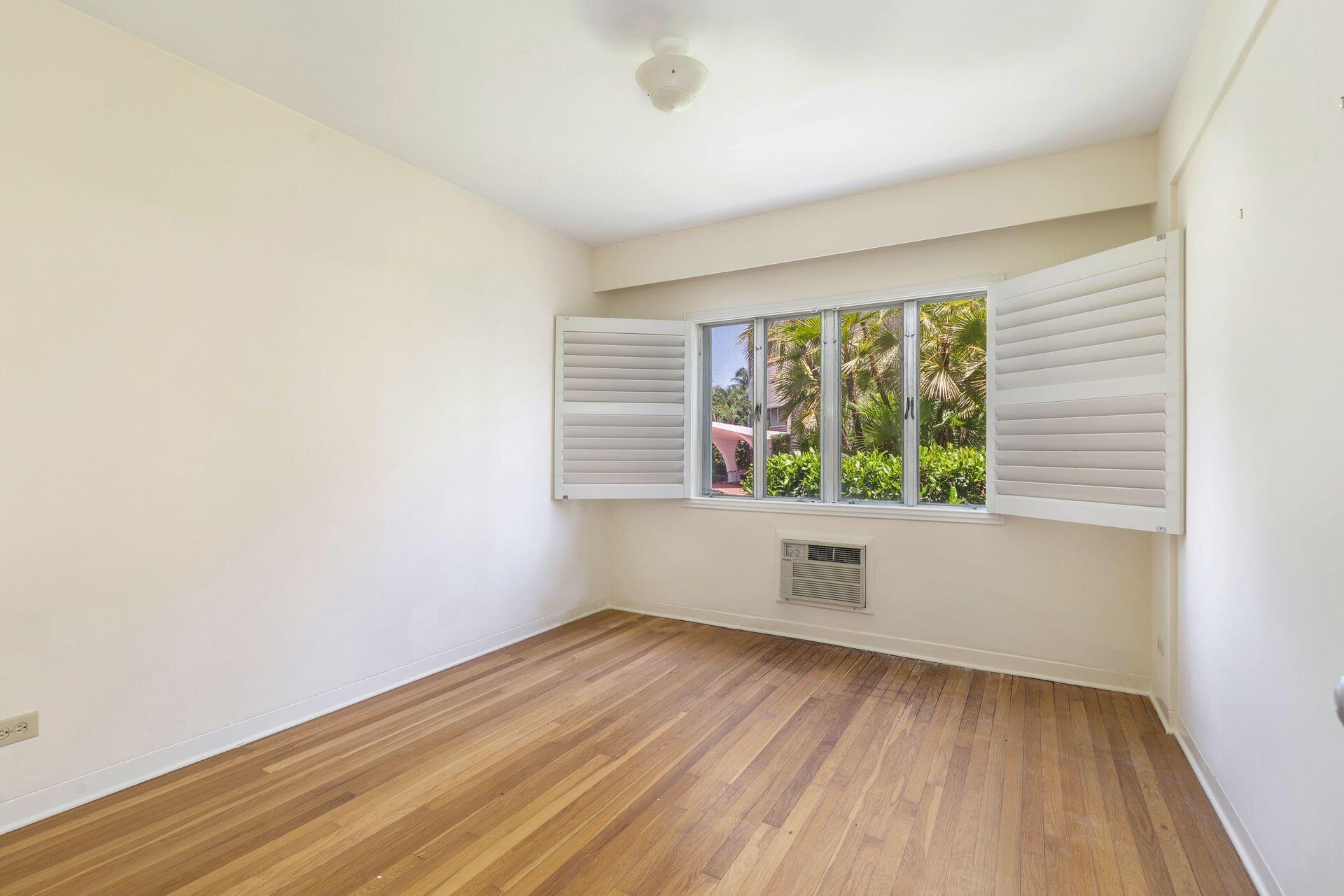 NASSAU SQUARE APTS INC - Residential