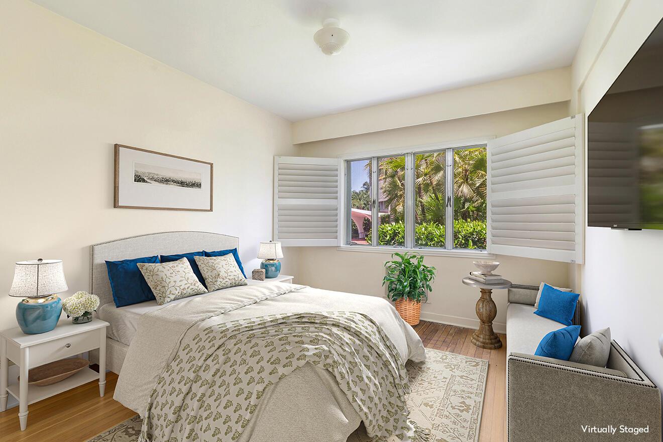 NASSAU SQUARE APTS INC - Residential