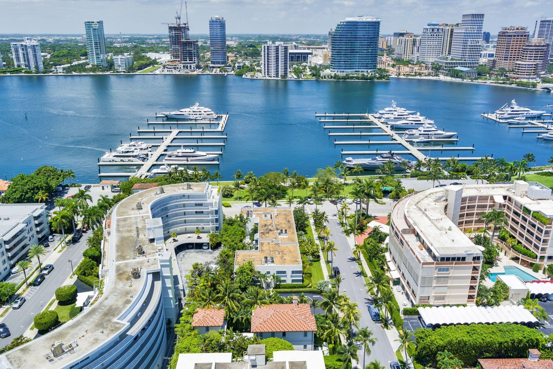 NASSAU SQUARE APTS INC - Residential