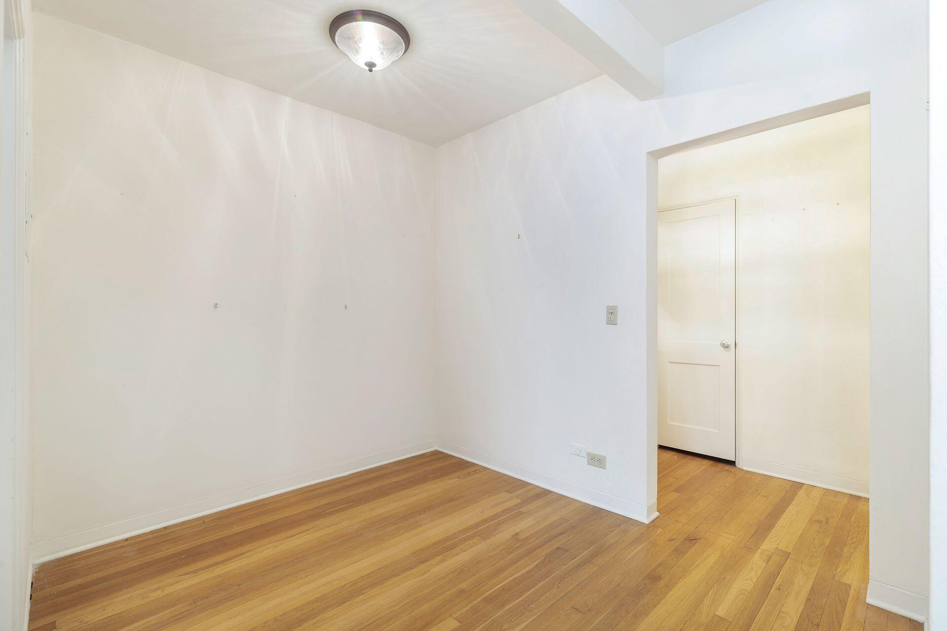 NASSAU SQUARE APTS INC - Residential