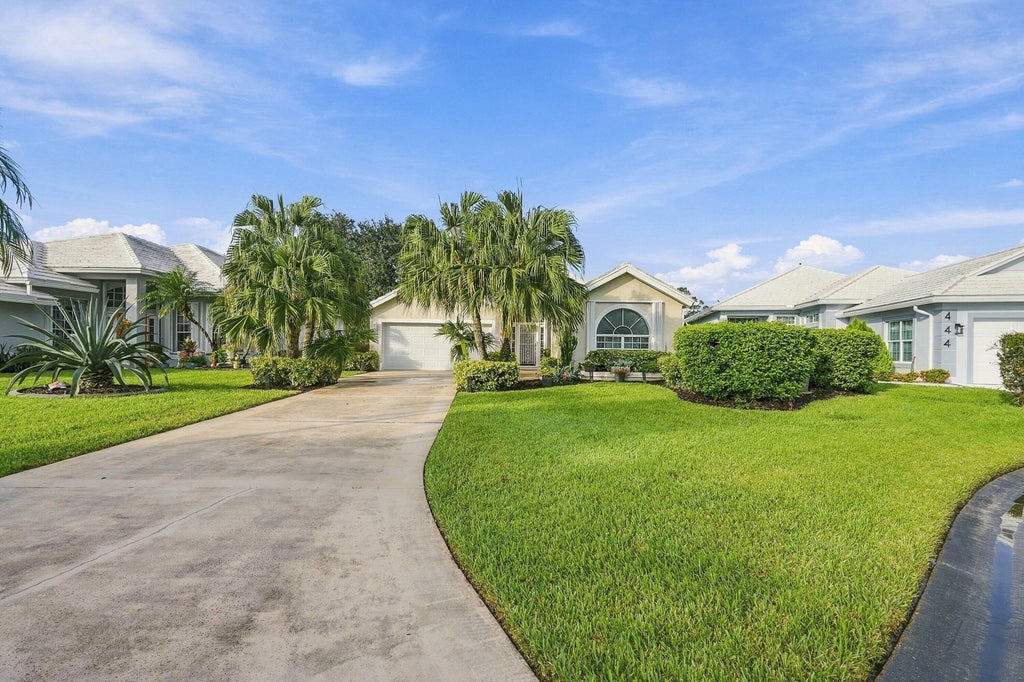 Photo of 442 SW Fairway Vista, Port Saint Lucie, FL 34986 (MLS # B26086852)