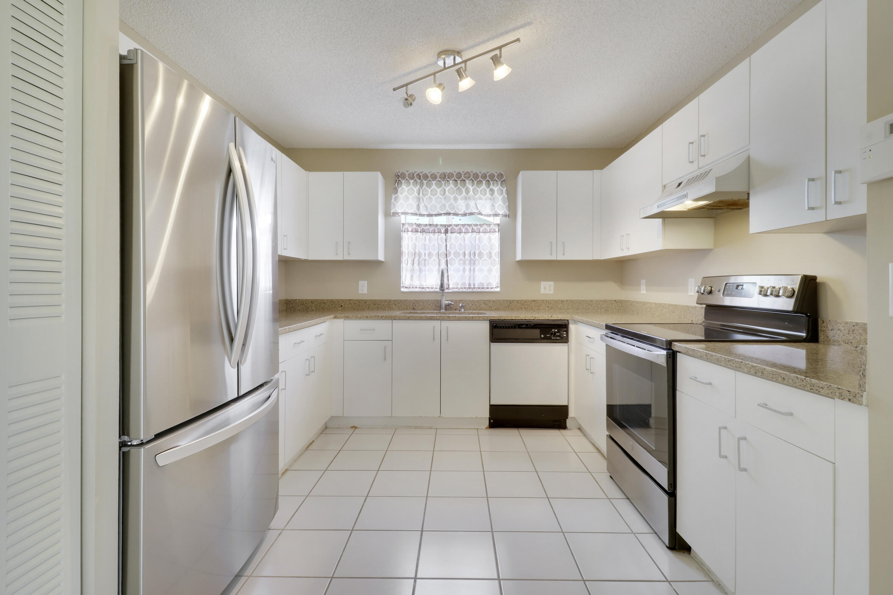 STRATHMORE ESTATES AT BOYNTON BEACH 2 - Residential