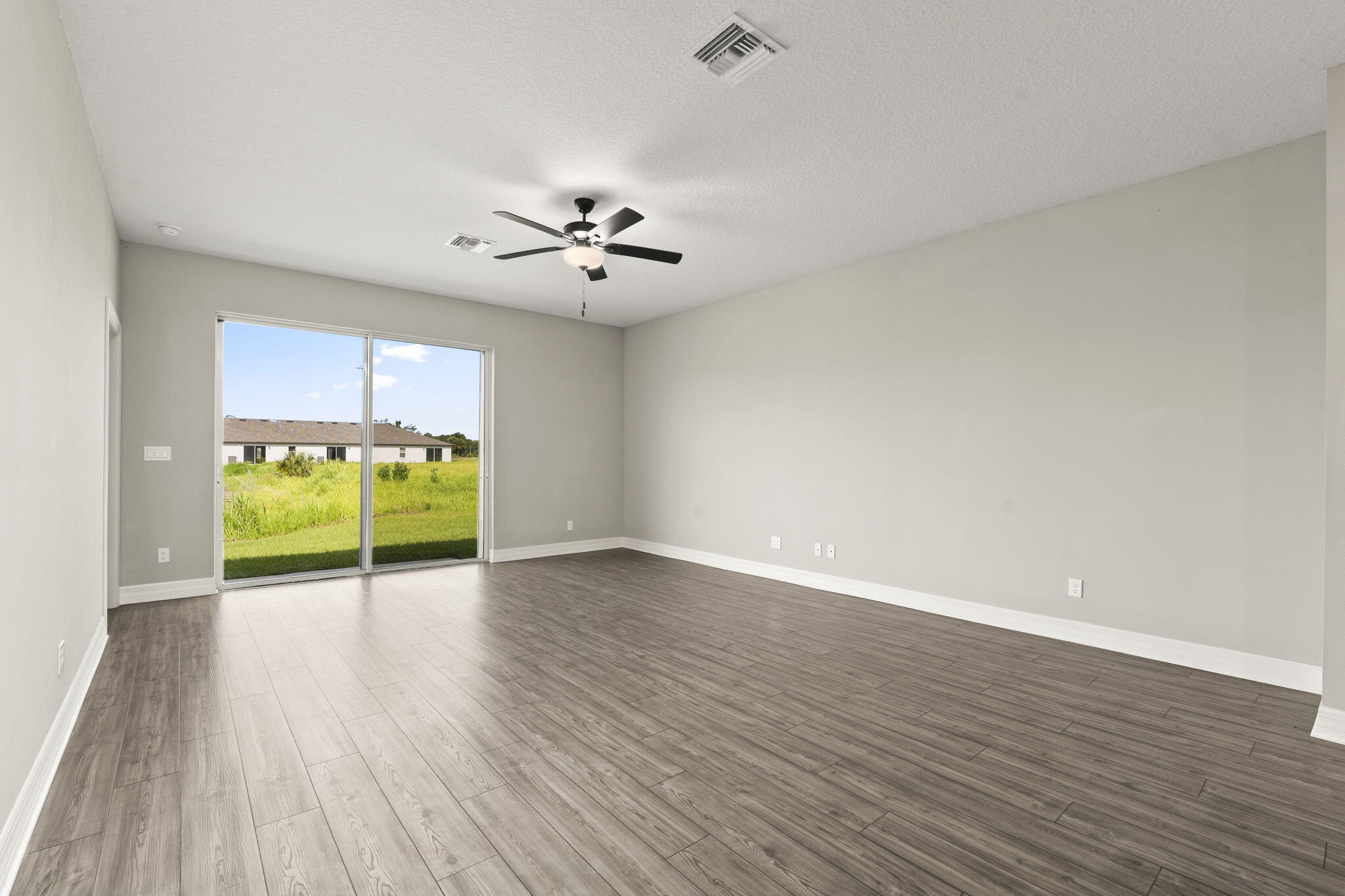 CELEBRATION POINTE - Residential