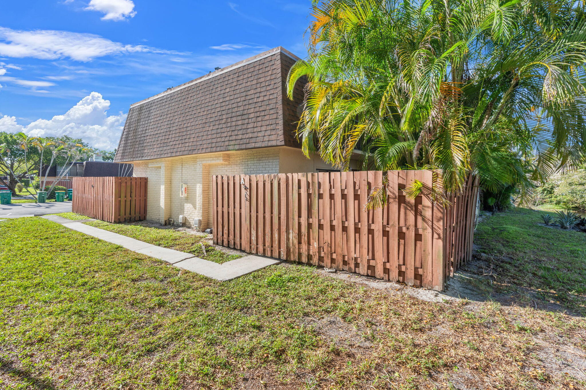 VILLAS OF WOODLAND GREENS - Residential