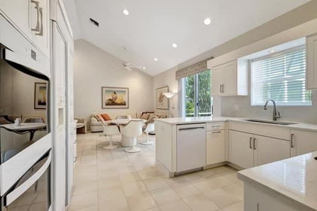 Photo of 11917 Fountainside Circle, Boynton Beach, FL 33437 (MLS # F10507217)