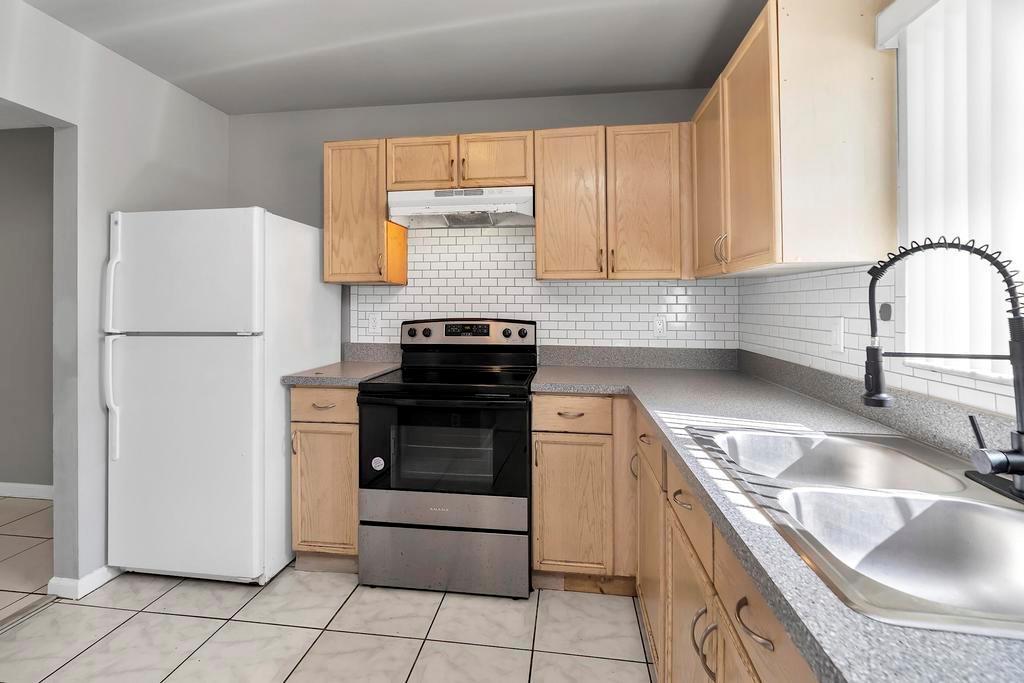 LAKE WORTH TOWN OF ADD 1 - Residential Lease