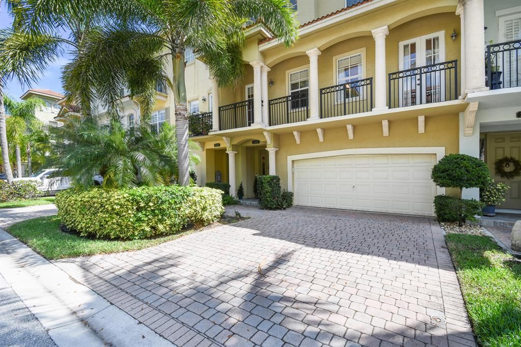 Photo of 2628 Ravella Lane, Palm Beach Gardens, FL 33410 (MLS # R10787377)
