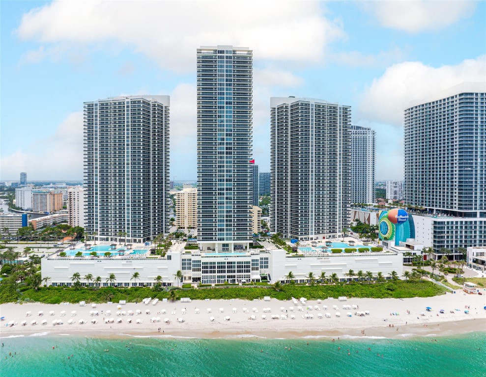 Beach Club - Residential