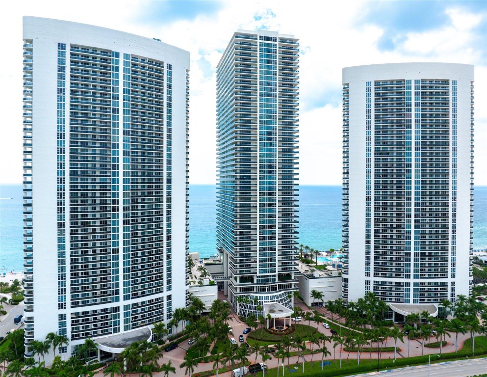 Beach Club - Residential