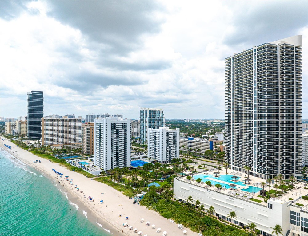 Beach Club - Residential