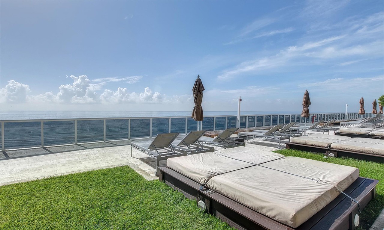 Beach Club - Residential