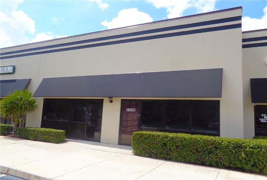 For lease 1,250 SF wonderful retail/office. Zoned B-3 (Community Shopping) and features two entrances, open space, and one roll-up door measuring 12 feet by 14 feet. It has frontage on Wiles Road and is located in a nice and clean shopping center. Permitted uses for the space include retail or commercial businesses, or it could be used as a doctor's office.