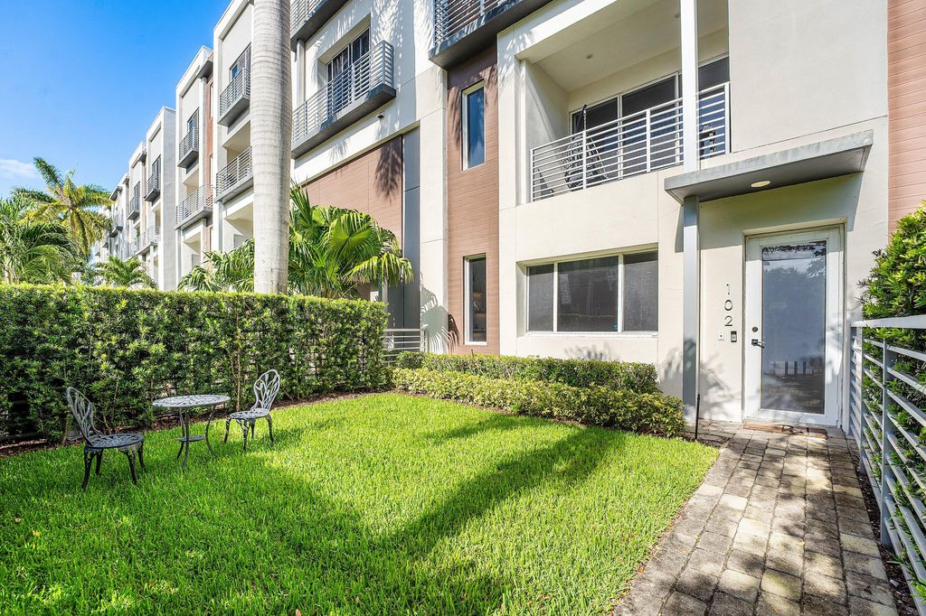 Photo of 1034 NE 18th Avenue #102, Fort Lauderdale, FL 33304 (MLS # B26017781)