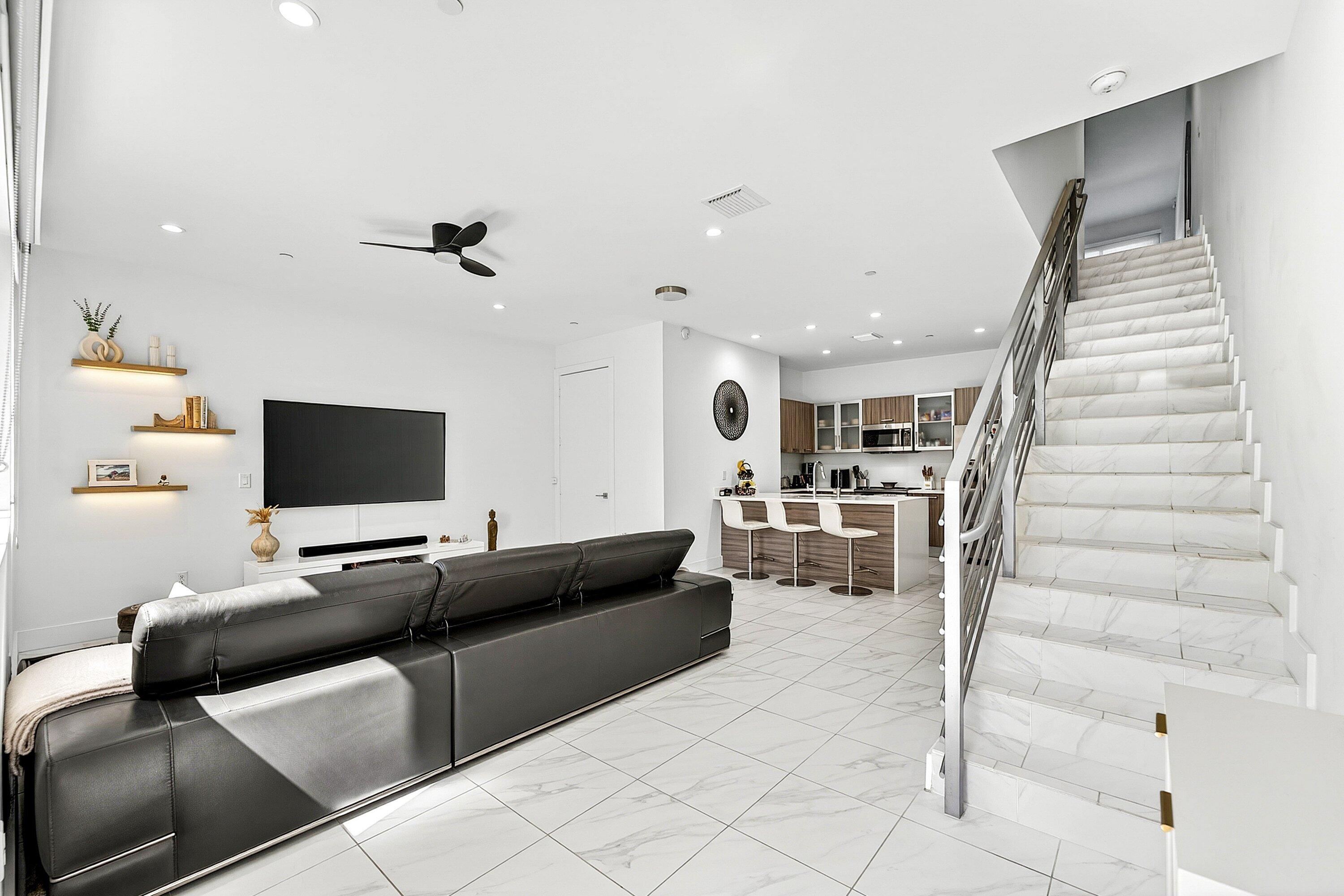 1034 NE 18th Avenue 102