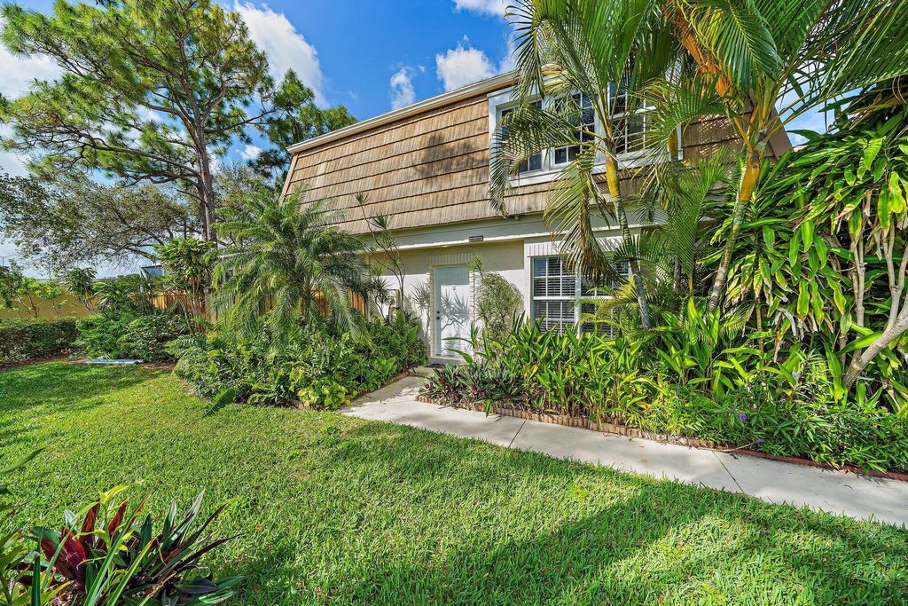 Photo of 11582 Winchester Drive #25a, Palm Beach Gardens, FL 33410 (MLS # R11091456)