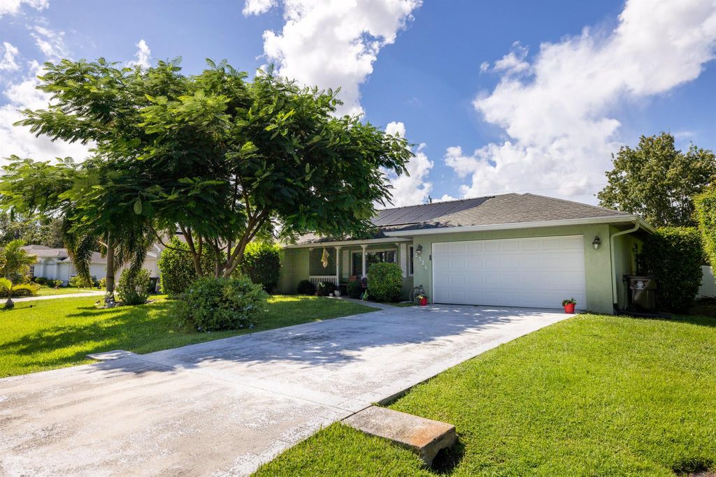 Photo of 2326 SW Abalon Circle, Port Saint Lucie, FL 34953 (MLS # R10966590)