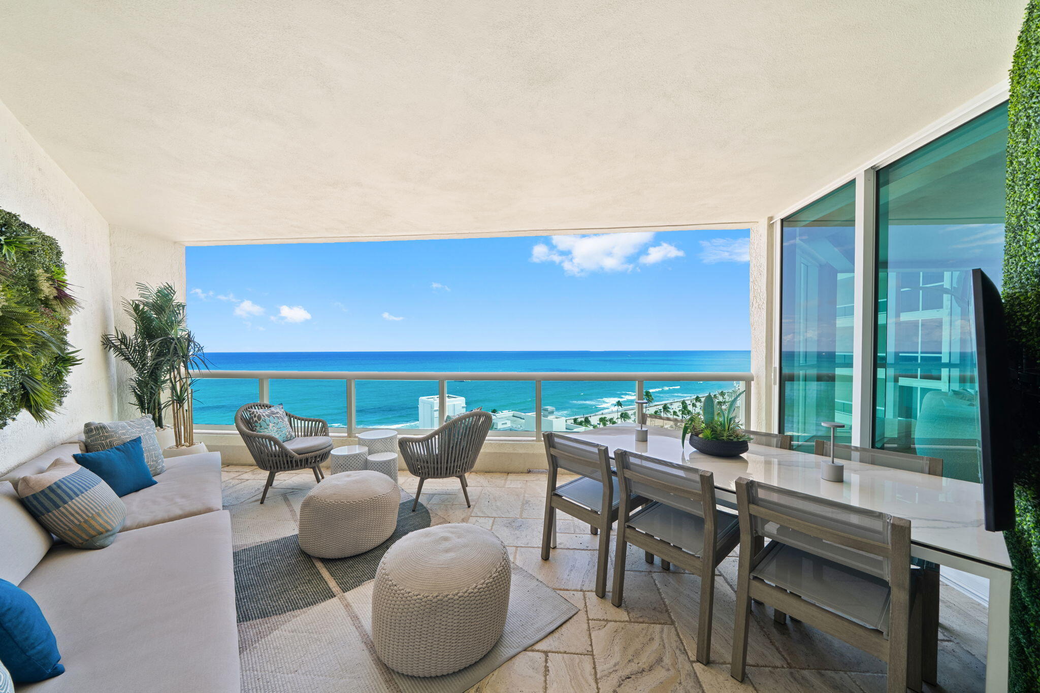 Las Olas beach Club - Residential