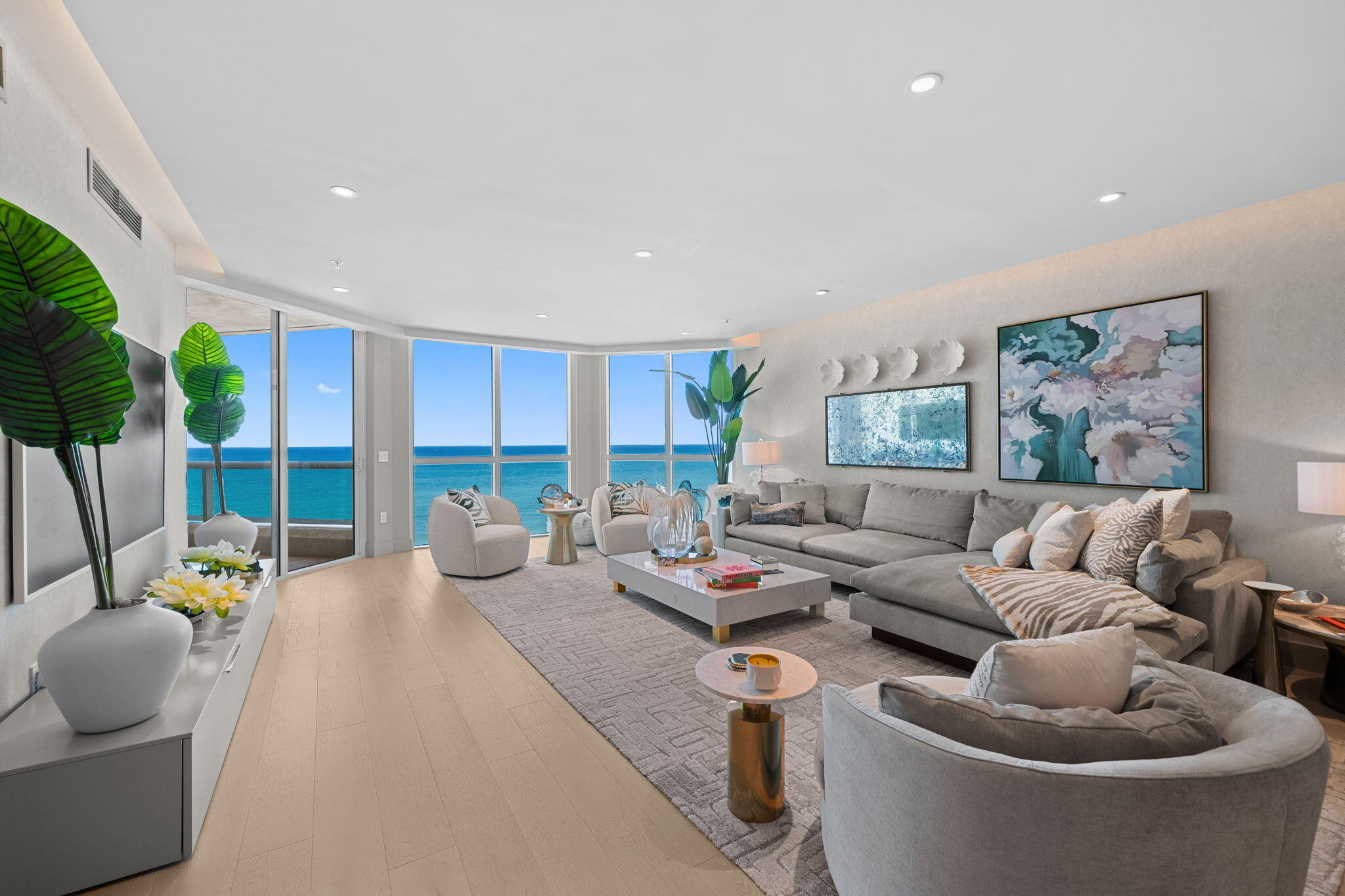 Las Olas beach Club - Residential