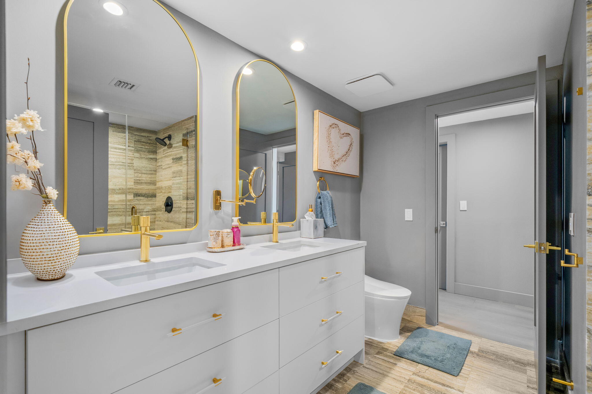 Las Olas beach Club - Residential