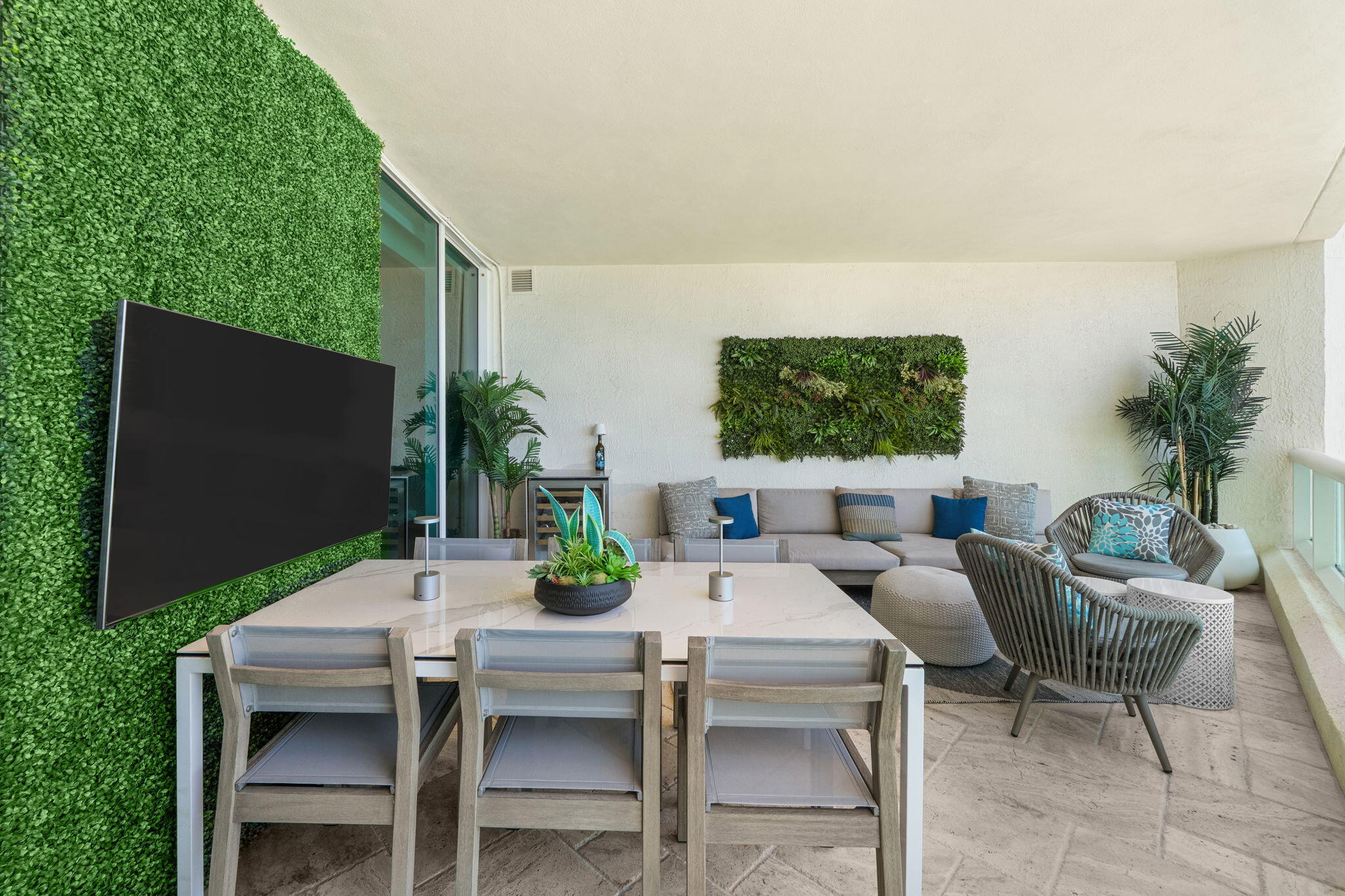 Las Olas beach Club - Residential