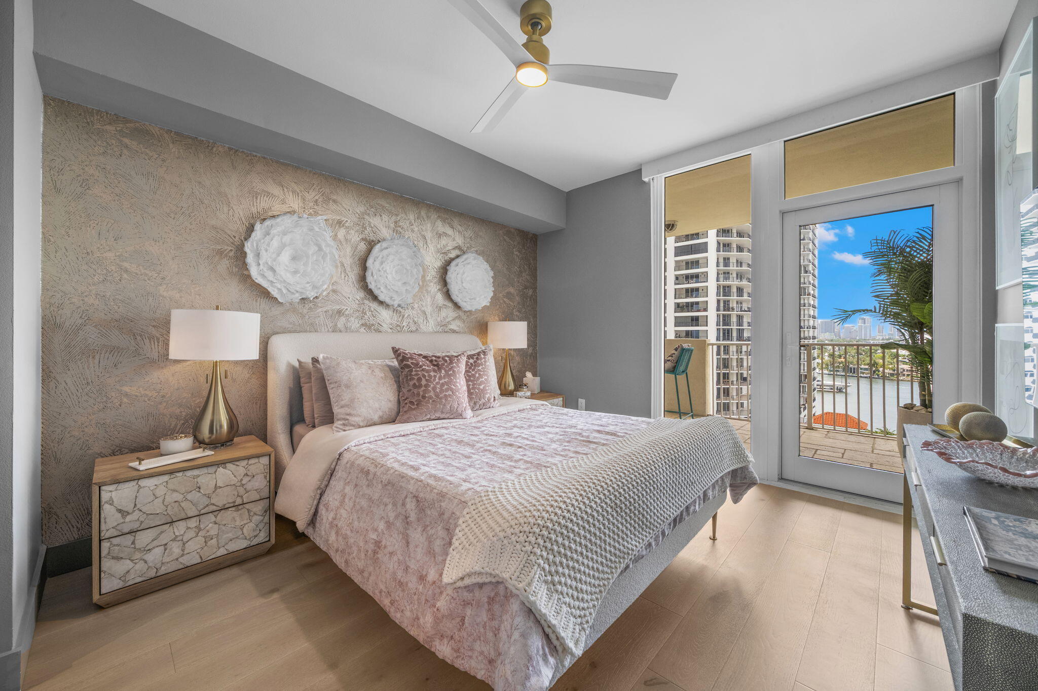 Las Olas beach Club - Residential