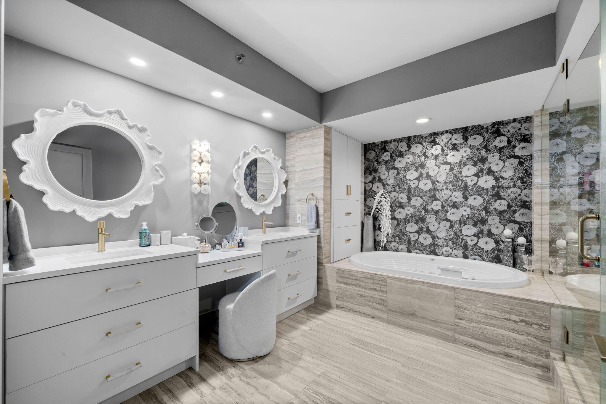 Las Olas beach Club - Residential