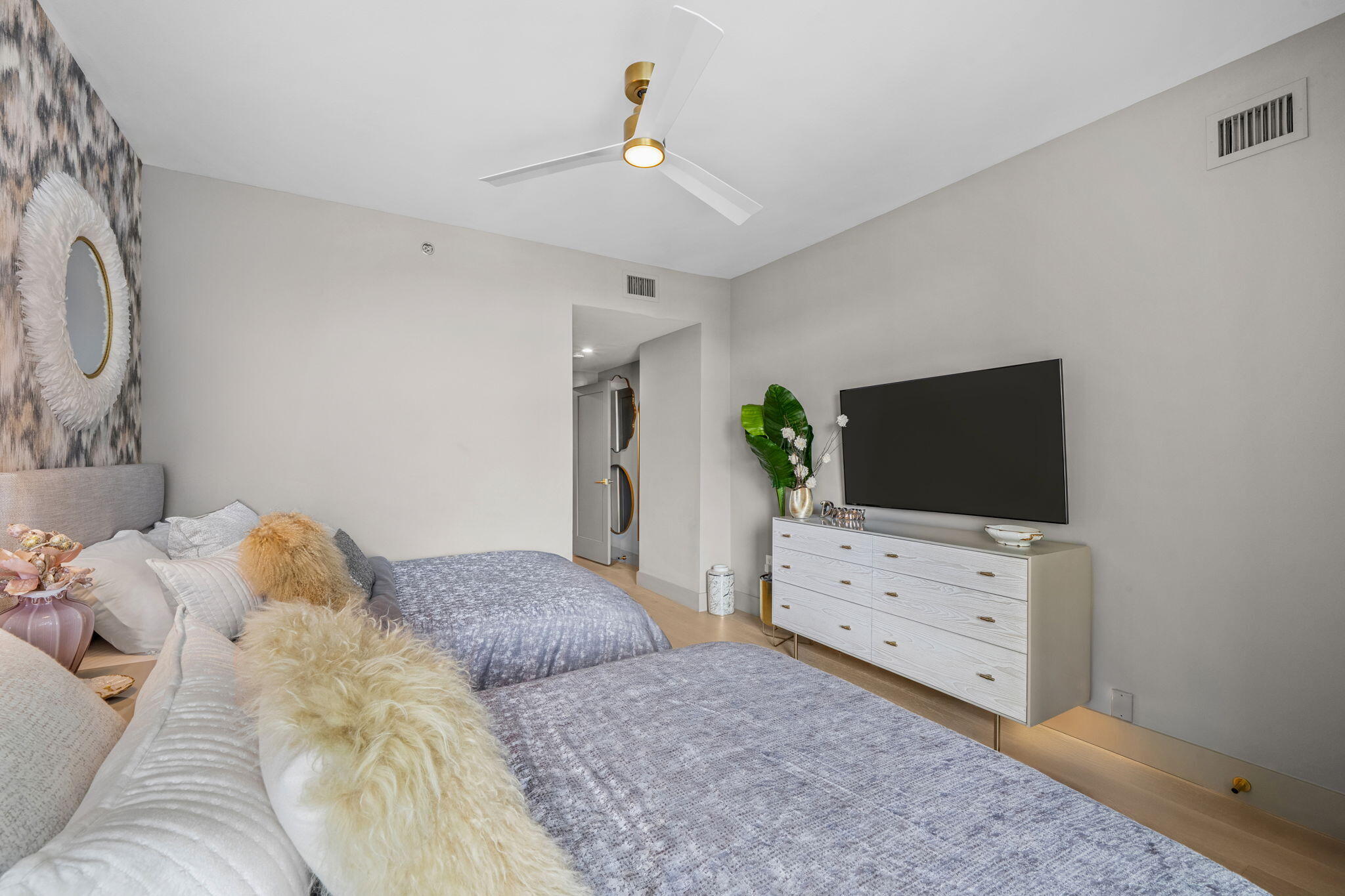 Las Olas beach Club - Residential