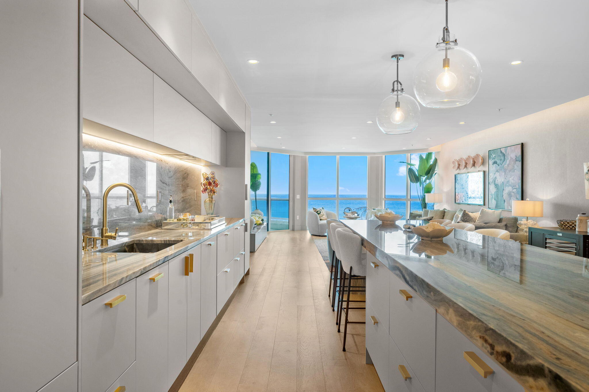 Las Olas beach Club - Residential