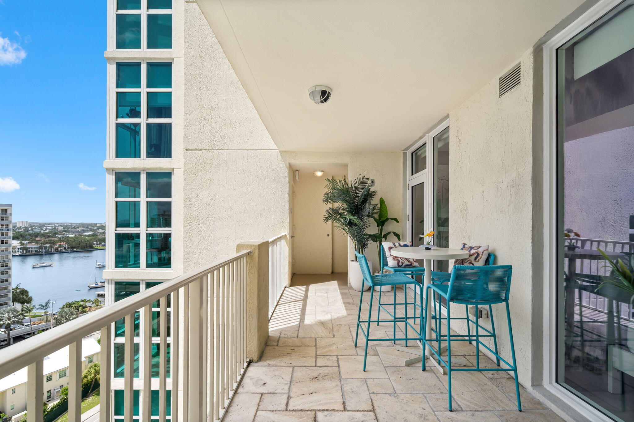 Las Olas beach Club - Residential