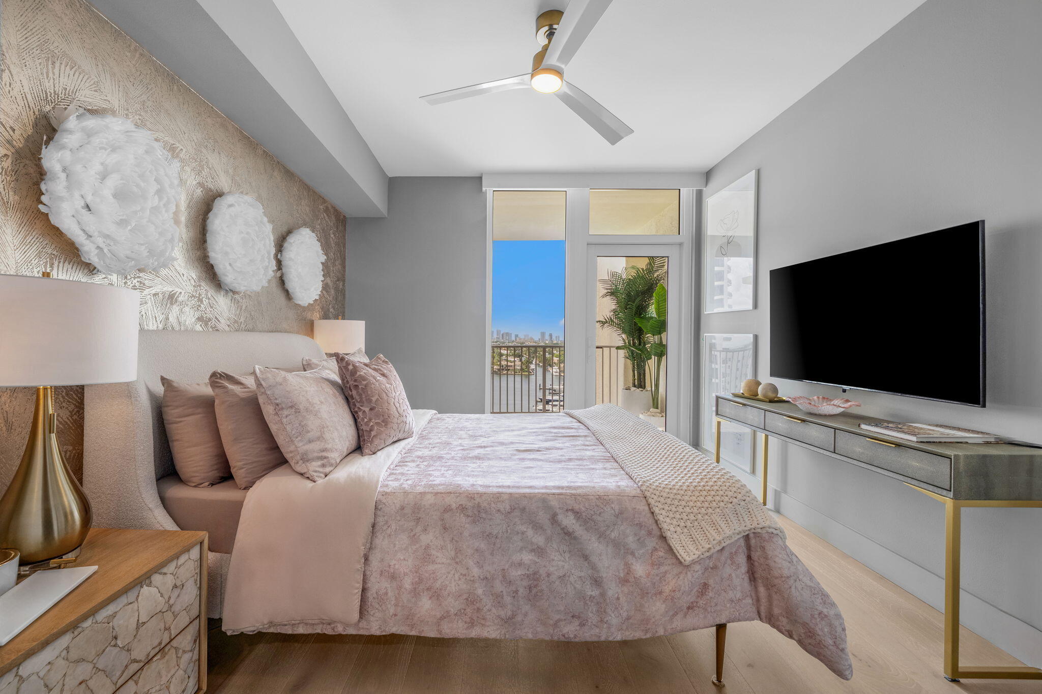 Las Olas beach Club - Residential