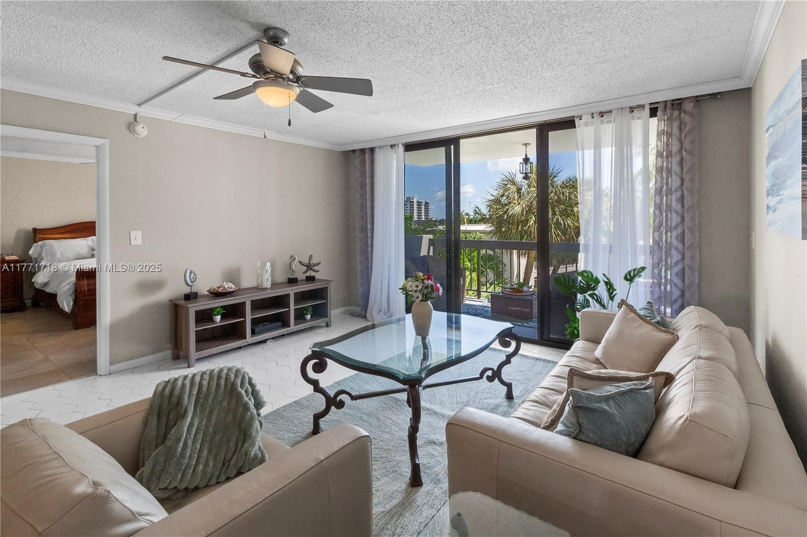 4800 Bayview Drive 402