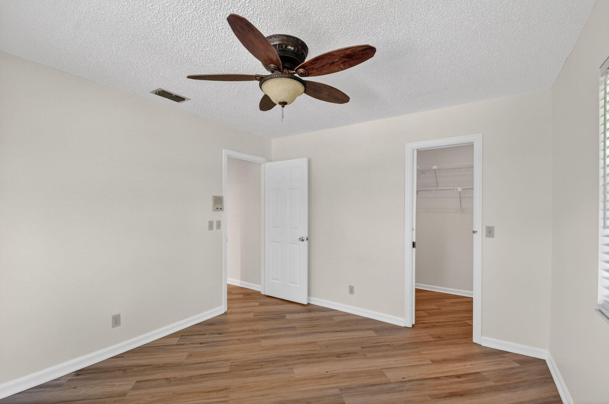 WOODED ACRES - Residential