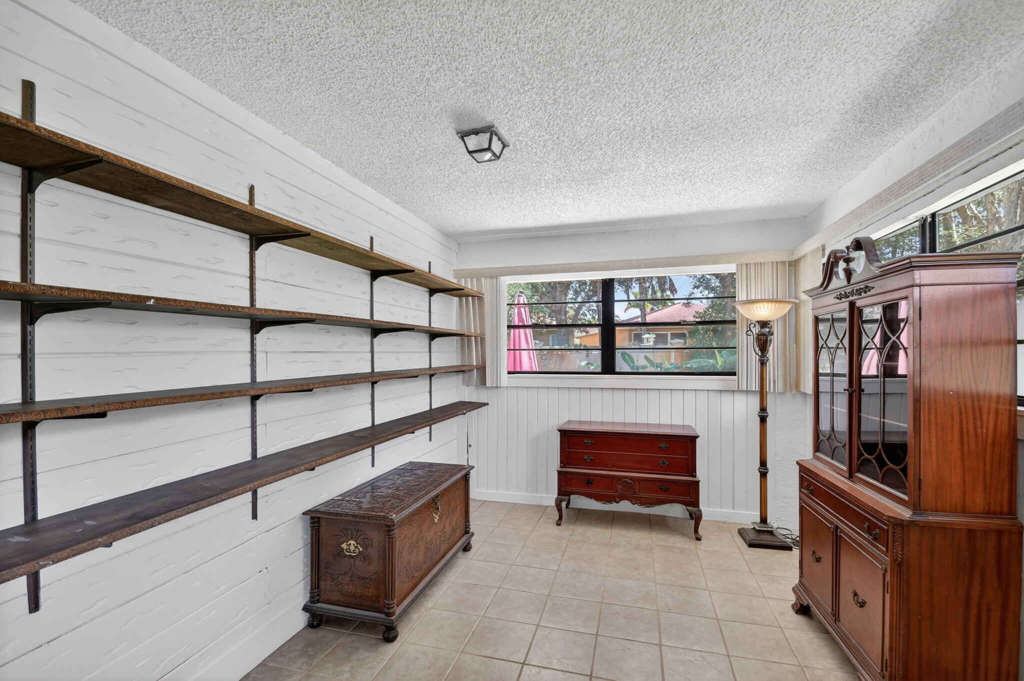 WOODED ACRES - Residential