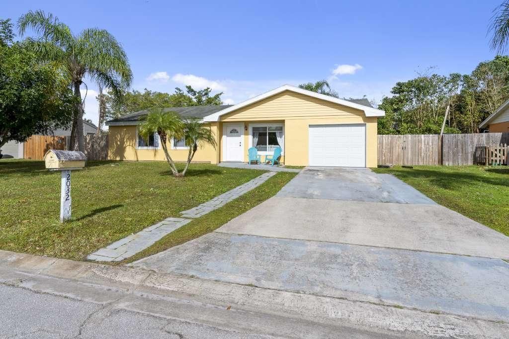 Photo of 2032 SE Hideaway Circle Cir, Port St Lucie, FL 34952 (MLS # R10705323)