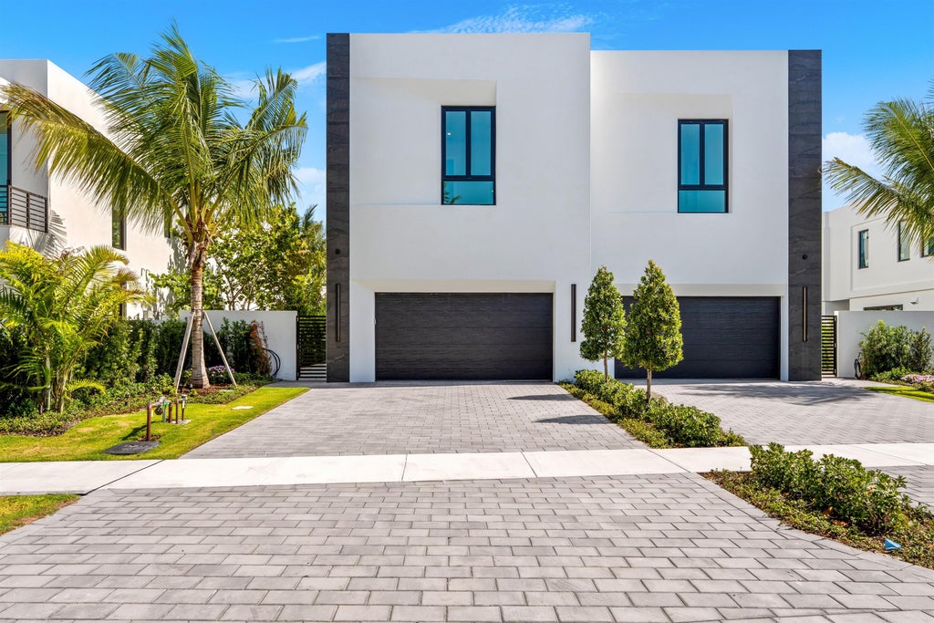Photo of 723 Lake Avenue N, Delray Beach, FL 33483 (MLS # B26046483)