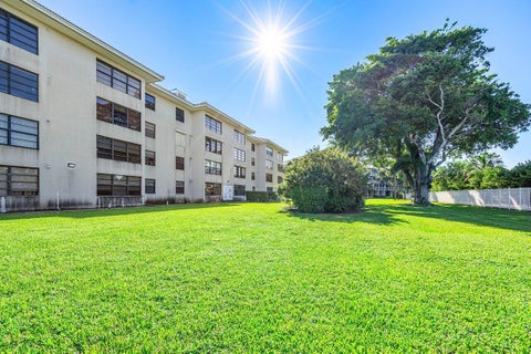 Tiny photo for 6121 Balboa Circle #103, Boca Raton, FL 33433 (MLS # B26089926)