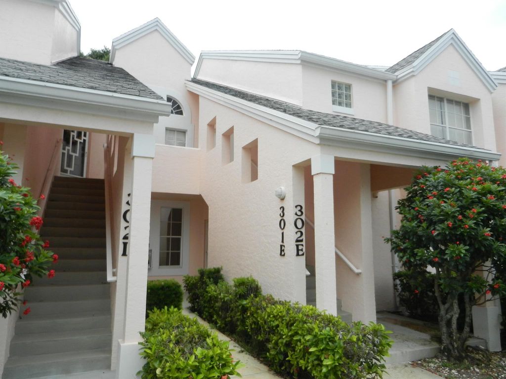 Photo of 301 Muirfield Court #301e, Jupiter, FL 33458 (MLS # R10908507)