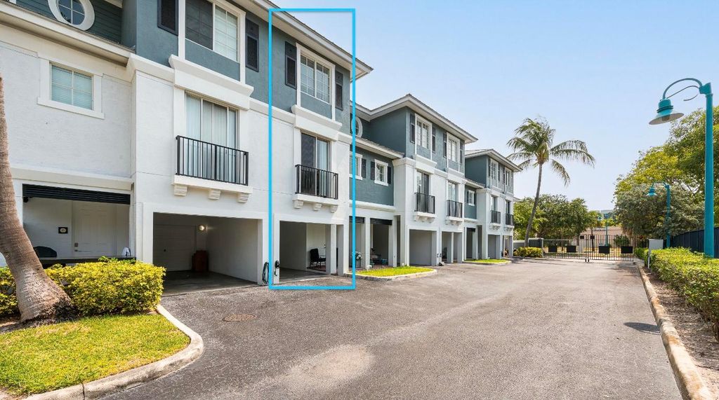 Photo of 240 NE 2nd Street #E, Delray Beach, FL 33444 (MLS # R11052000)